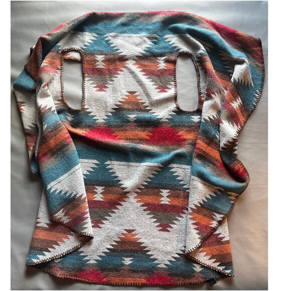 Southwest Pattern Vest Shawl Poncho Fleece OSFM EUC - Picture 3 of 9